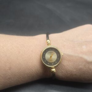 Vintage Armitron Women's Watch Stainless Steel Gold Tone Black New Battery Works